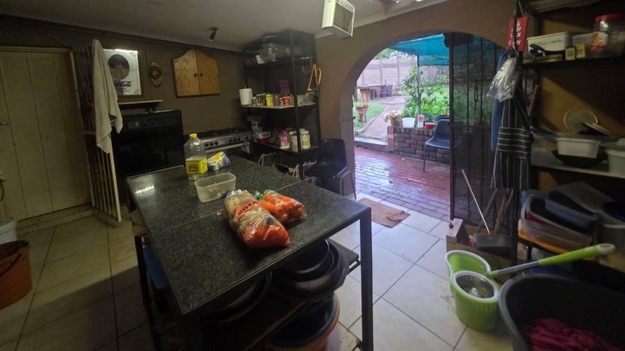 4 Bedroom Property for Sale in Geelhoutpark North West